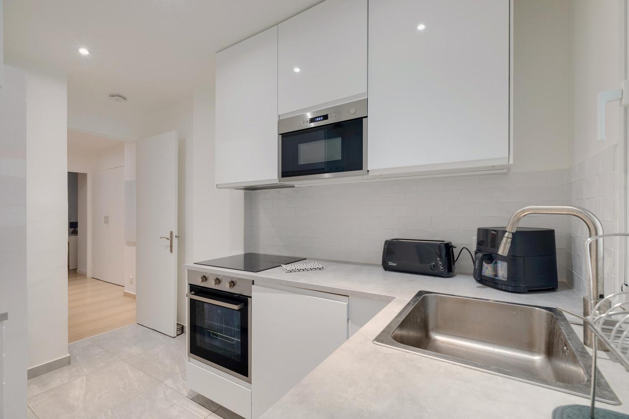 Newly Renovated Charming Downtown Apartment Antibes Exterior photo